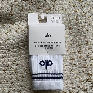 Alo Yoga Unisex Half-Crew Throwback Sock